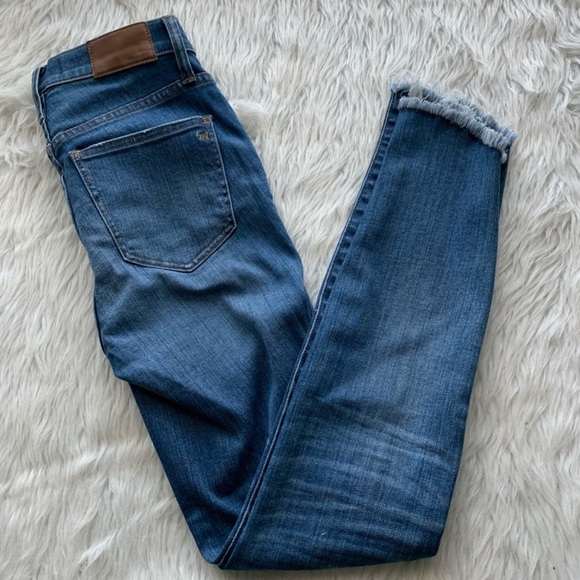 Madewell 10” High Rise Skinny Raw Hem jeans - Picture 2 of 4